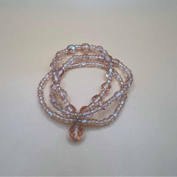 Good pre owned elastic pink beads bracelet - Picture 3 of 5